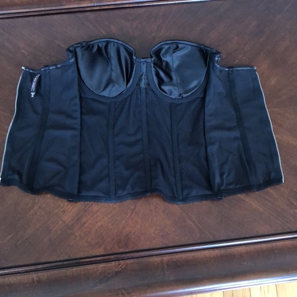 Victoria’s Secret bustier/corset lingerie - Picture 8 of 9